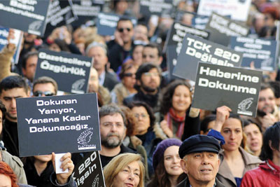 Nedim ve Ahmet hâkim karşısında